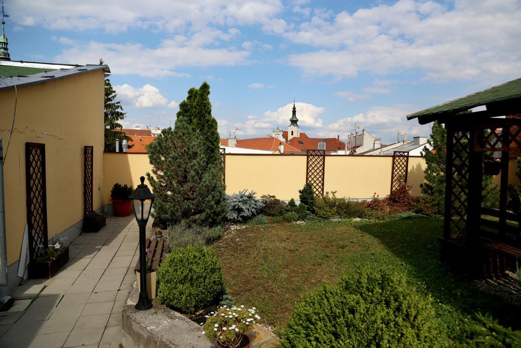 Apartments Kroměříž Eksteriør billede